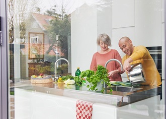 Besparen met je partner: 5 tips en adviezen