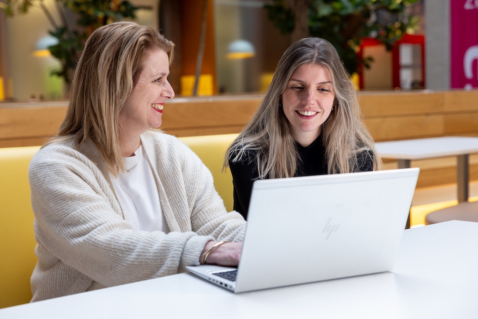 Nena werkt nauw samen met collega Danielle Scheers